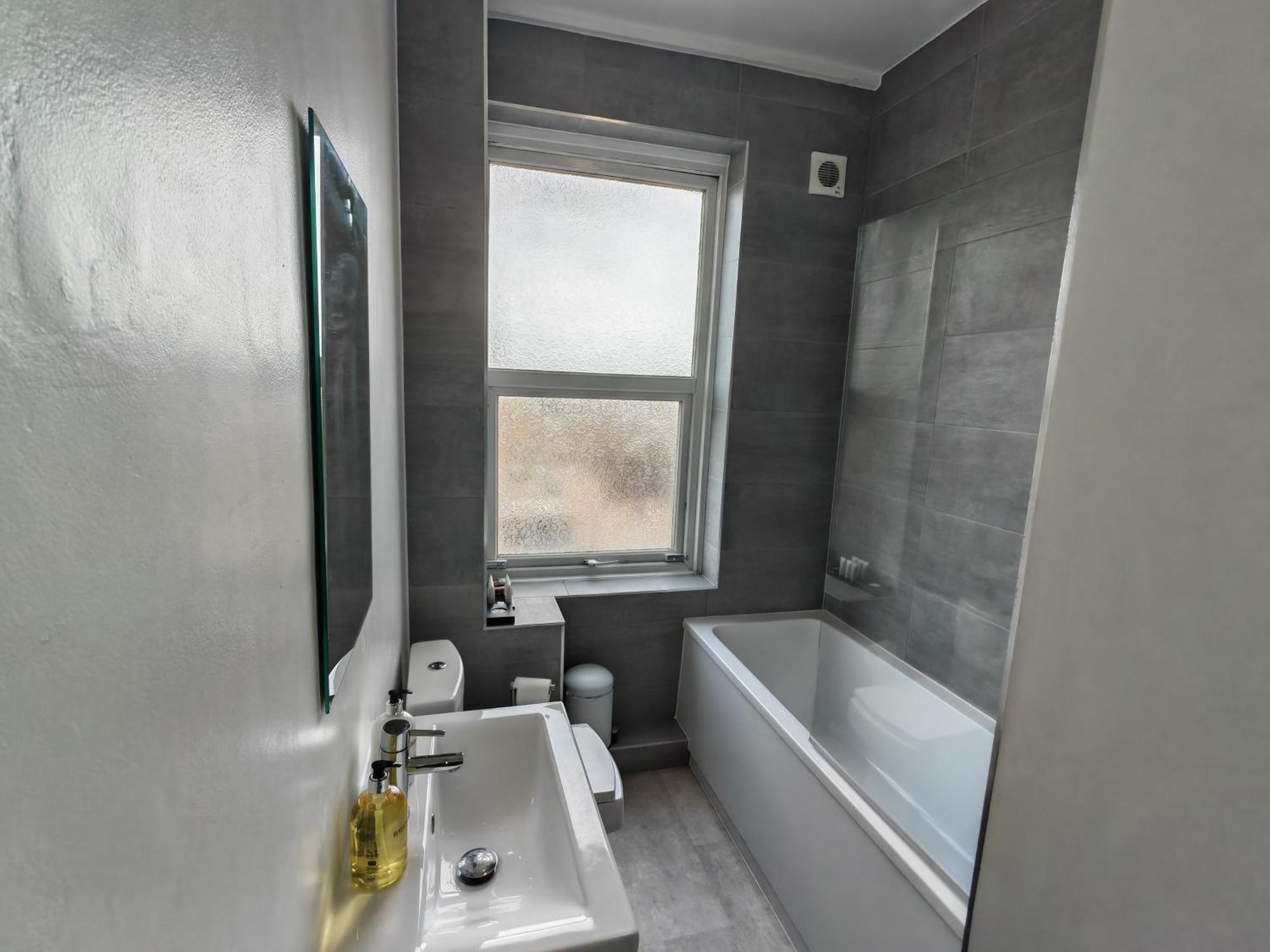 Garland Modern Park View Apartment, Hackney 4 Londen