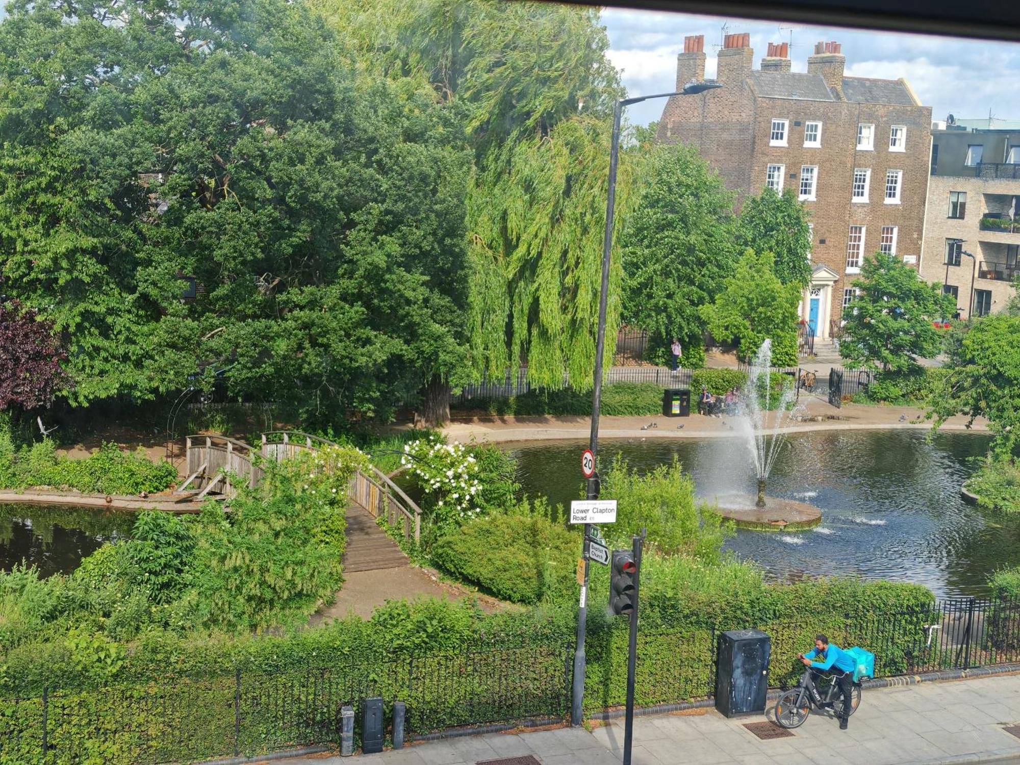 Garland Modern Park View Apartment, Hackney 4 *